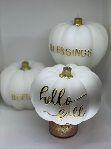 White pumpkin candle 6”